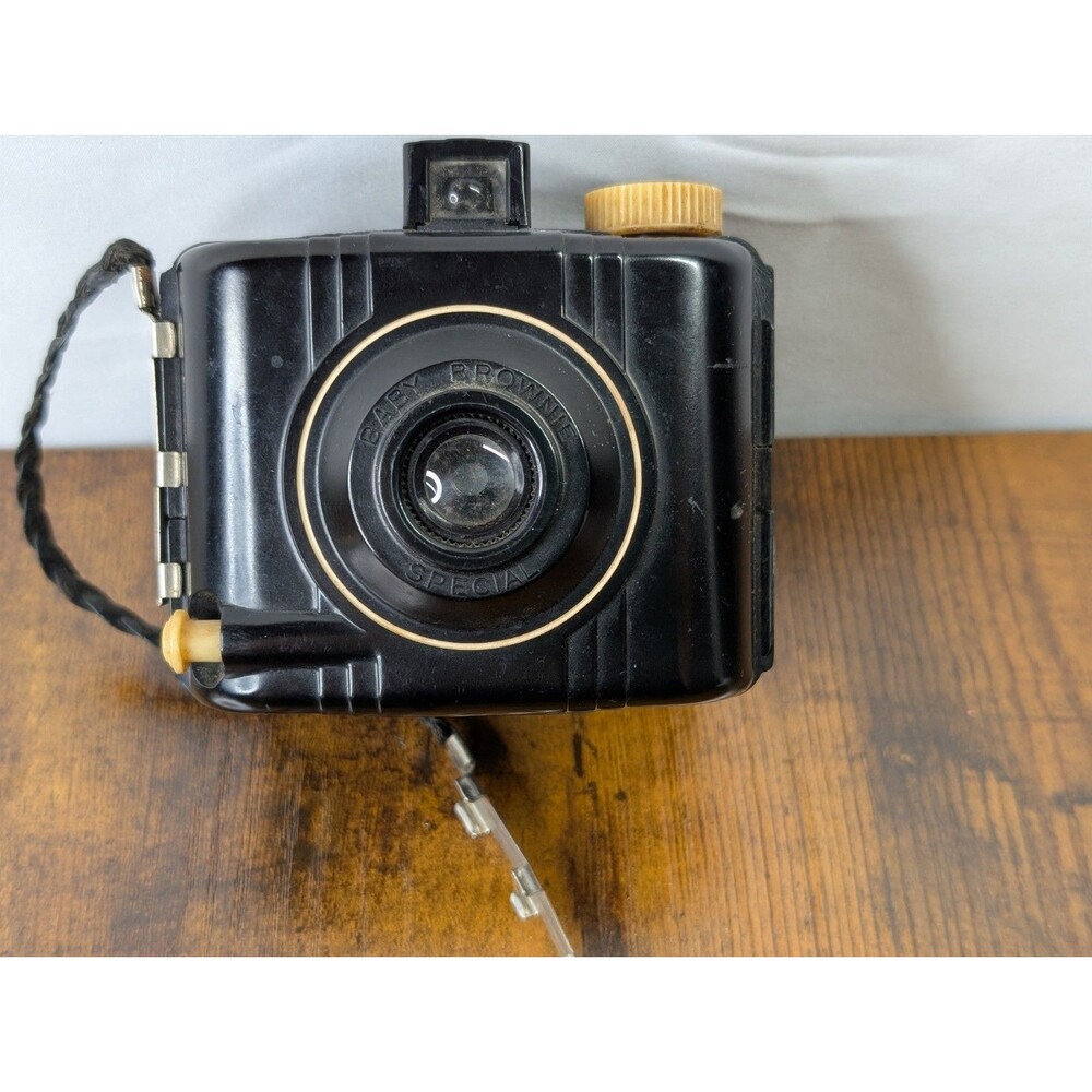 RARE 1930's-1940's EASTMAN KODAK BABY BROWNIE SPECIAL BAKELITE CAMERA NICE SHAPE